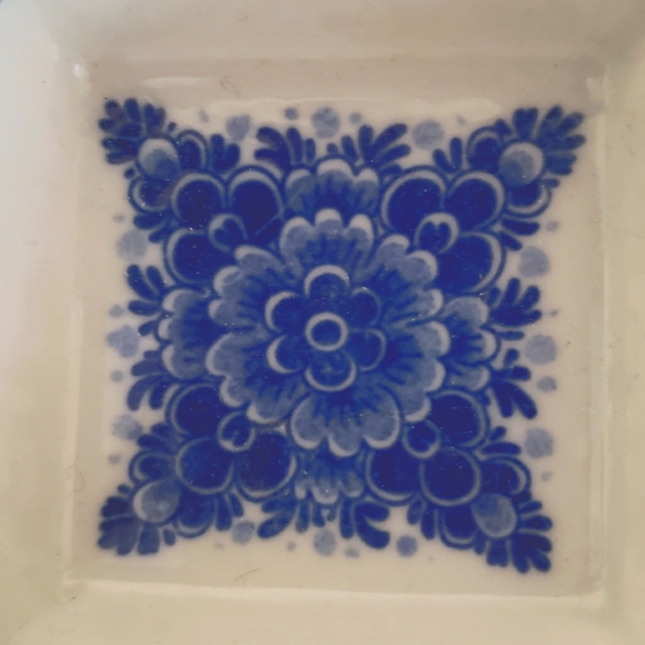 Delft Handpainted Defleur Holland Cobalt Blue & White Ceramic Square Dish Gift - Picture 7 of 8